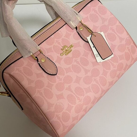 Coach and Four， Handbags - Coach Signature Pink Satchel Bag